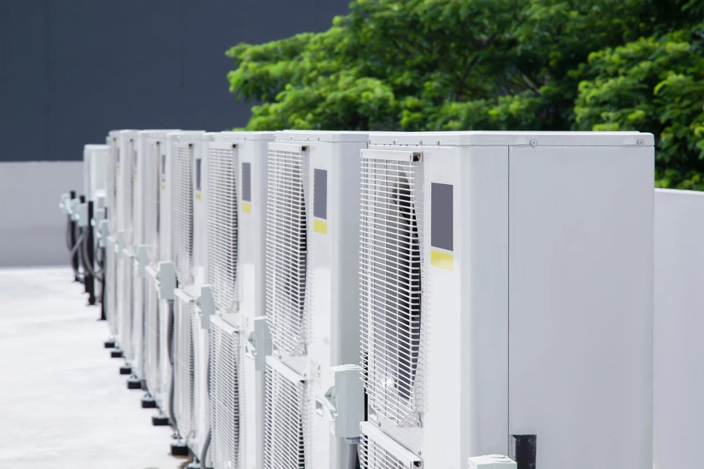 système de climatisation sur un bâtiment professionnel